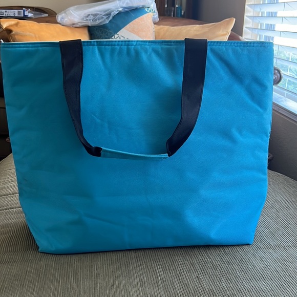 Fridge Insulated beach or picnic large tote bag. - Picture 2 of 10